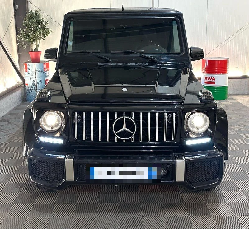 Mercedes Classe G AMG de face, dans l'atelier
